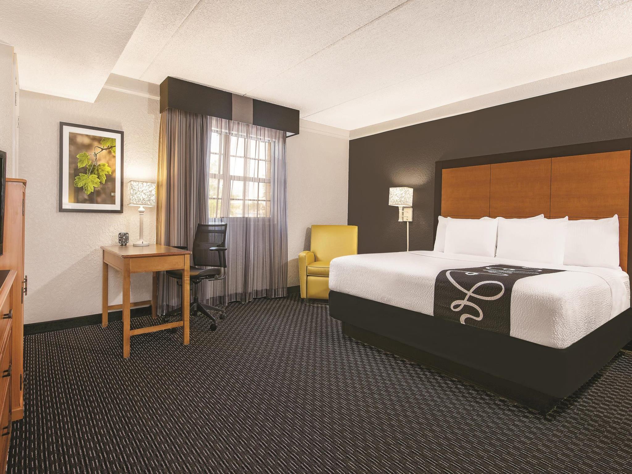Super 8 By Wyndham The Woodlands North Hotel Exterior foto