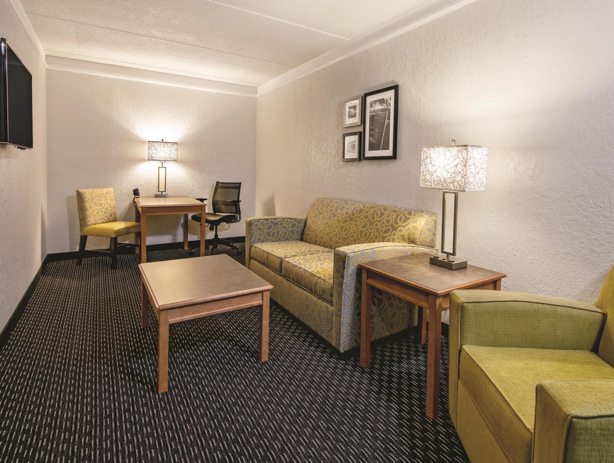 Super 8 By Wyndham The Woodlands North Hotel Exterior foto