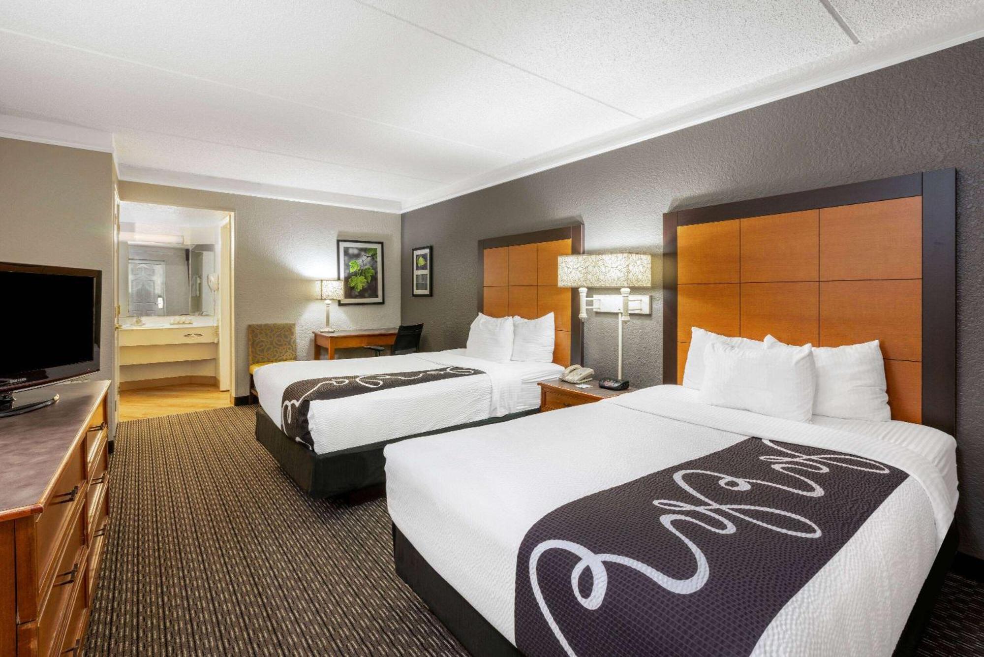 Super 8 By Wyndham The Woodlands North Hotel Exterior foto